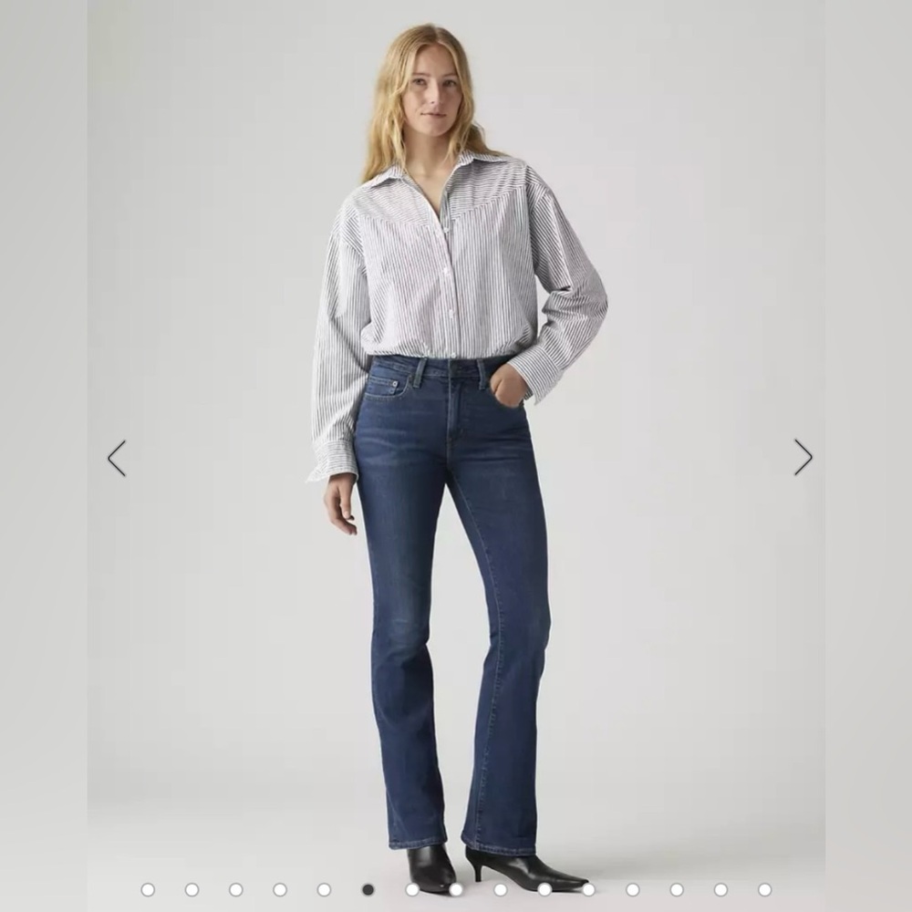 Levi's 725 Women's Dark Blue High-Rise Bootcut Jeans size 31 Classic Versatile